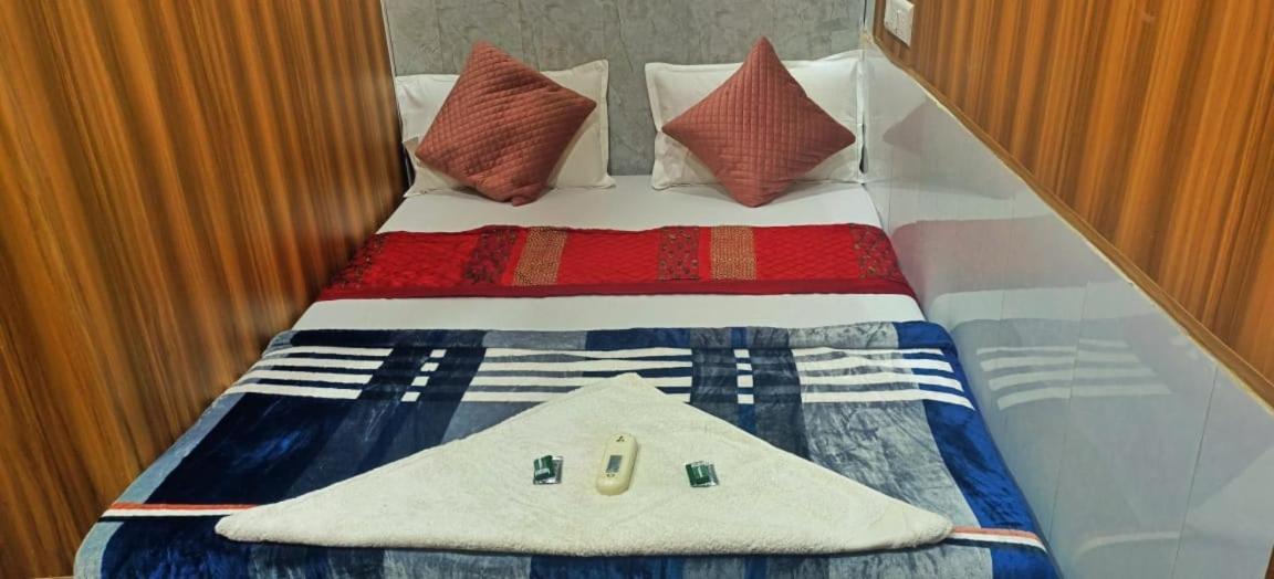 Amaan Hotel Bombaj Zewnętrze zdjęcie